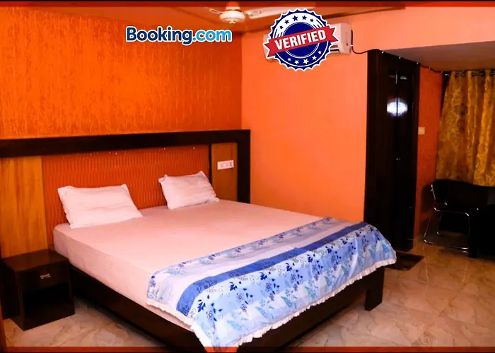 M R Swastik Guest House Varanasi Near Beniya Park - Excellent Stay With Family, Parking Facilities